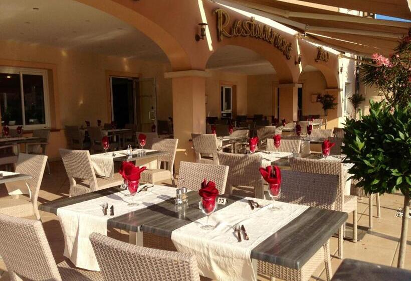 Отель Hôtel Restaurant L Empereur