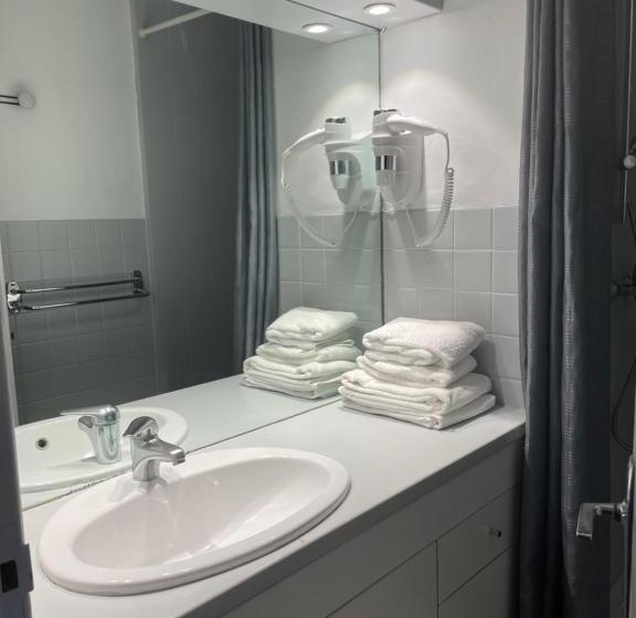 فندق Hôtel Restaurant Les Rochers