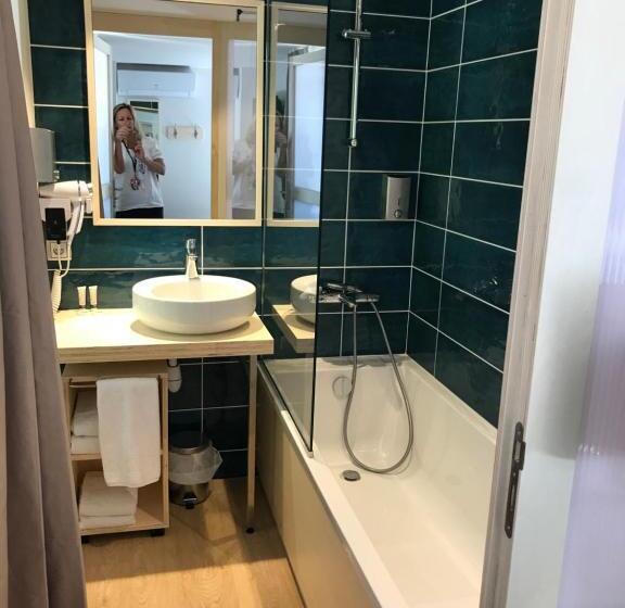 فندق Hôtel Restaurant Les Rochers