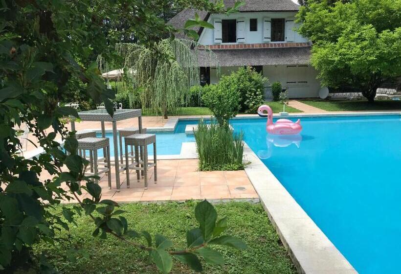 فندق Hôtel Restaurant Les Rochers