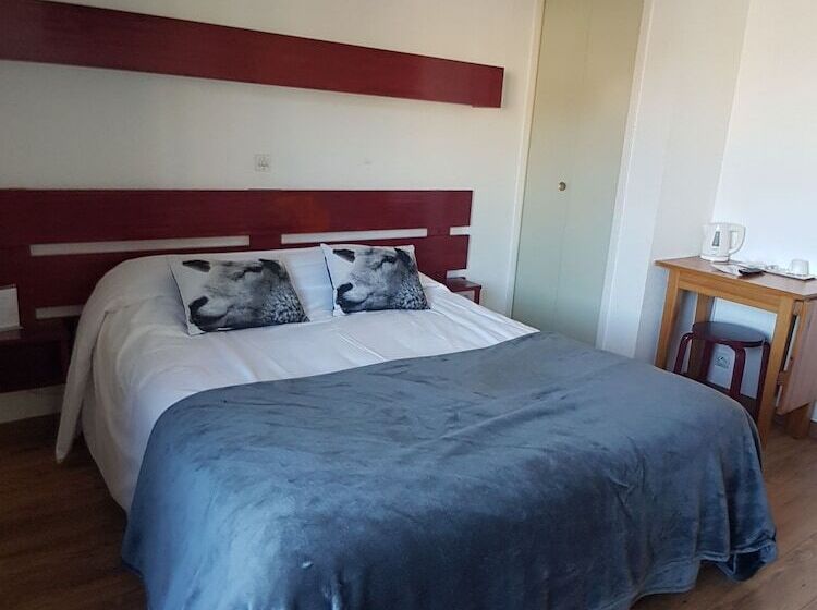 Отель Hôtel Yaka