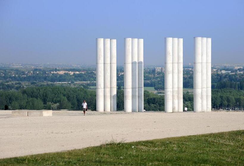 Отель Ibis Budget Cergy St Christophe