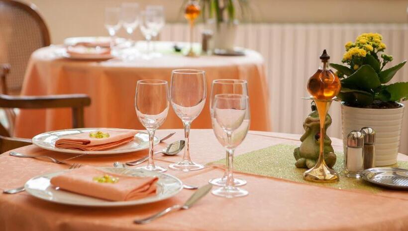 Отель L Escapade Hôtel & Restaurant