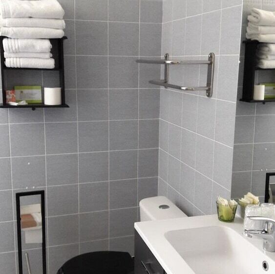 فندق Logis Hôtel Restaurant L Oustal