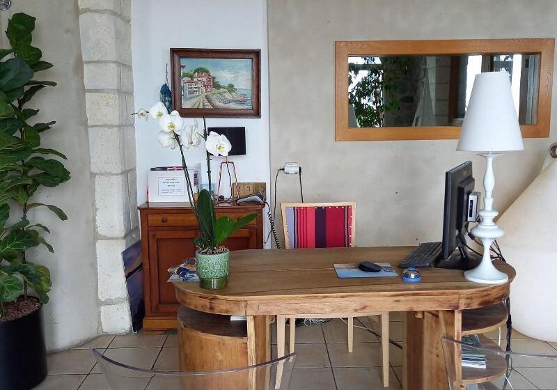 בית מלון כפרי La Caravelle