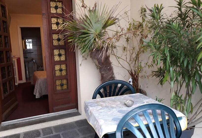 فندق La Caravelle