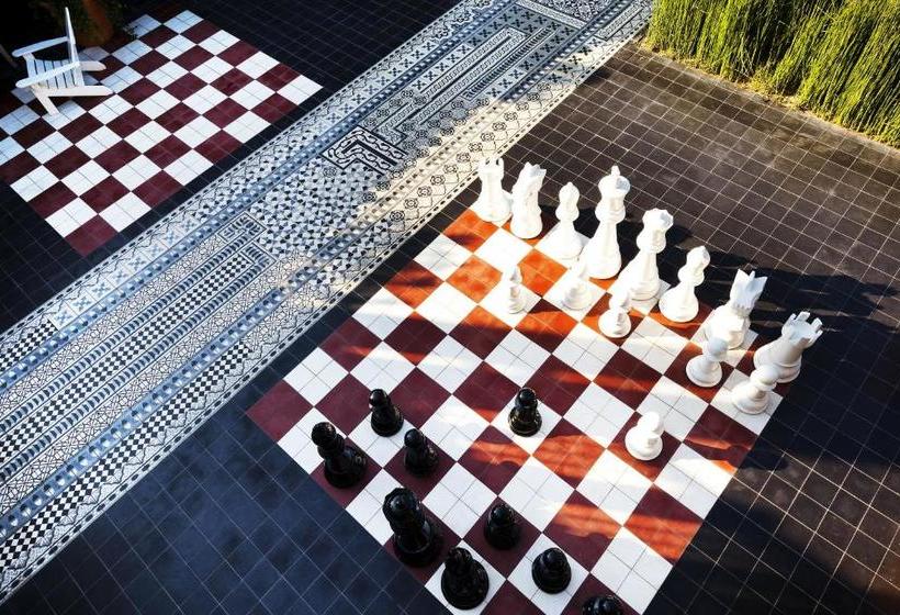 בית מלון כפרי La Corniche