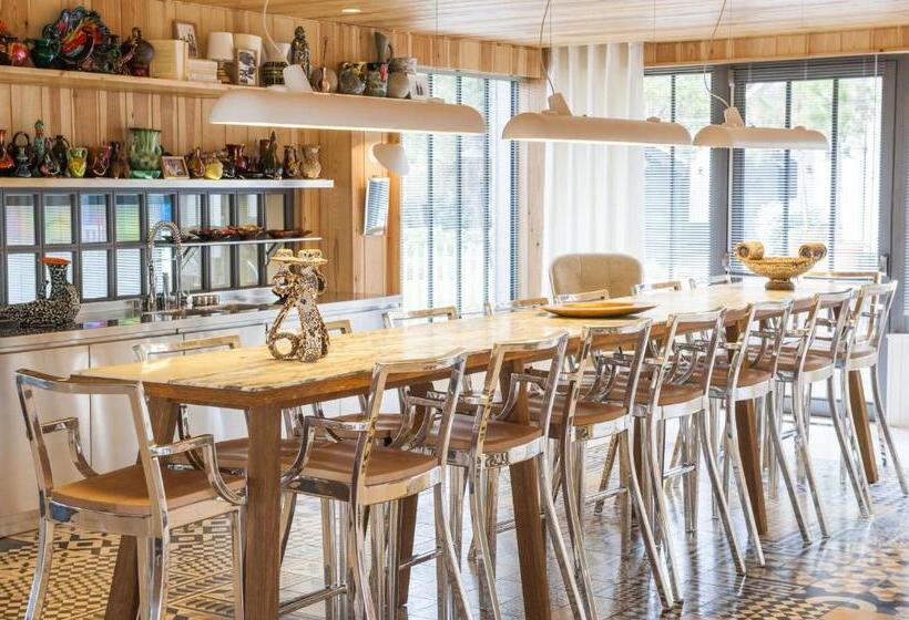 Отель La Corniche