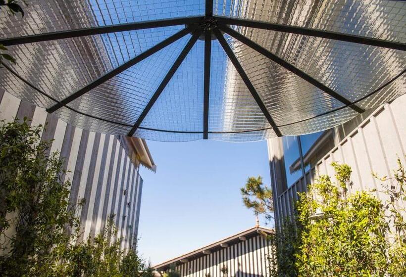 Отель La Corniche