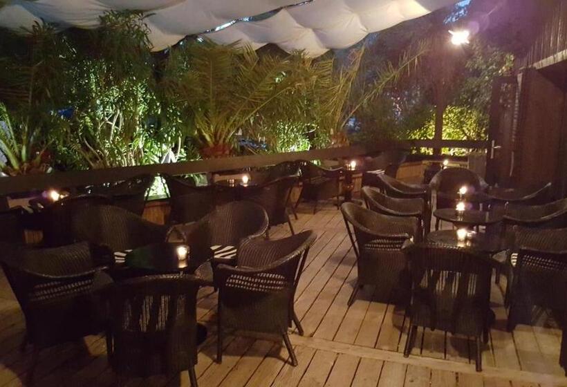 호텔 La Maison Du Bassin