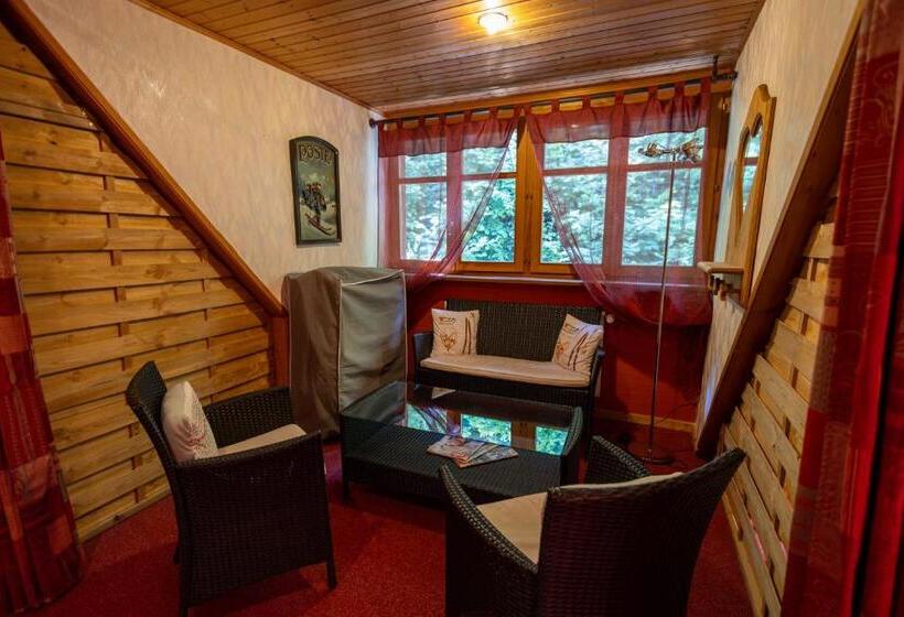 Отель Le Bouton D'or