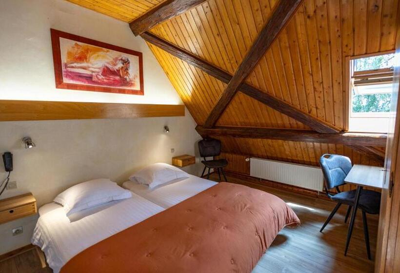 Отель Le Bouton D'or