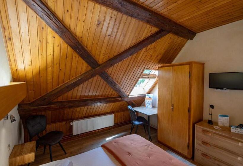 Отель Le Bouton D'or