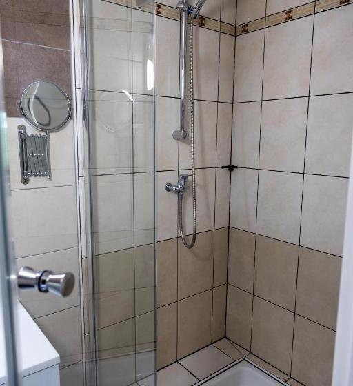 Отель Le Bouton D'or