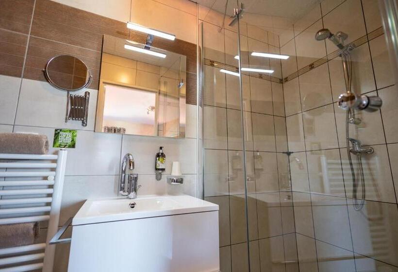 Отель Le Bouton D'or