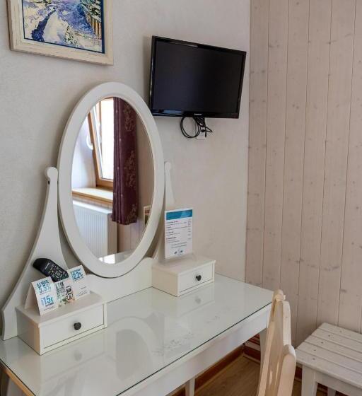 Отель Le Bouton D'or