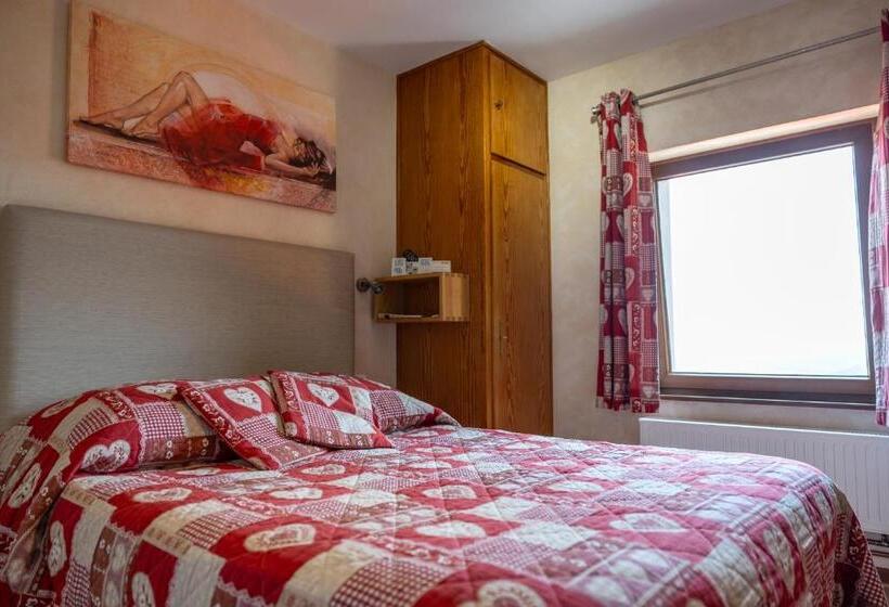 Отель Le Bouton D'or