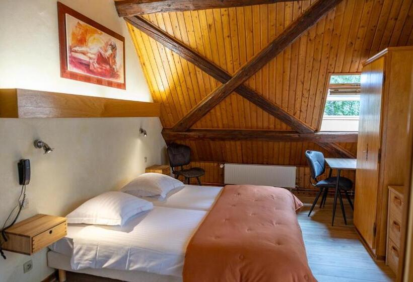 Отель Le Bouton D'or