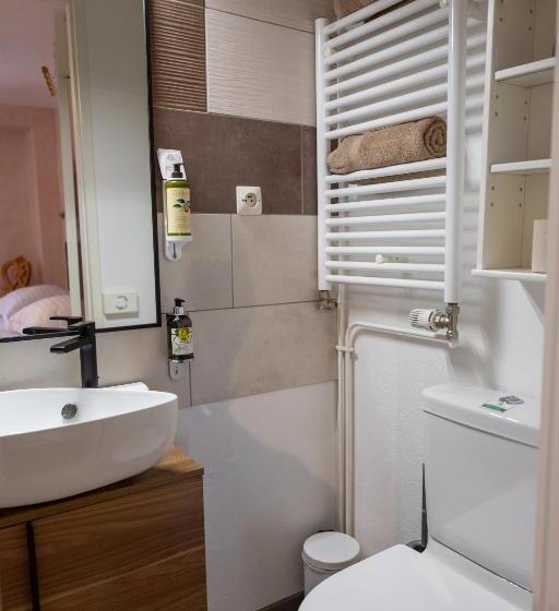 Отель Le Bouton D'or