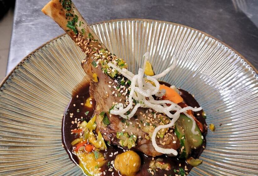 Отель Le Bouton D'or