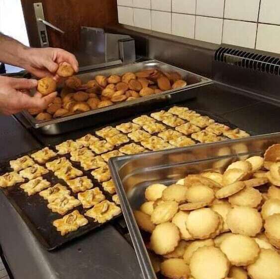 Отель Le Bouton D'or