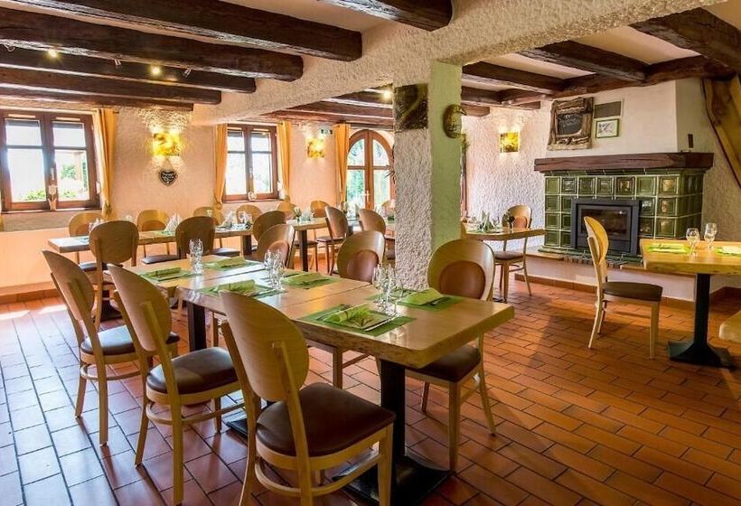 Отель Le Bouton D'or