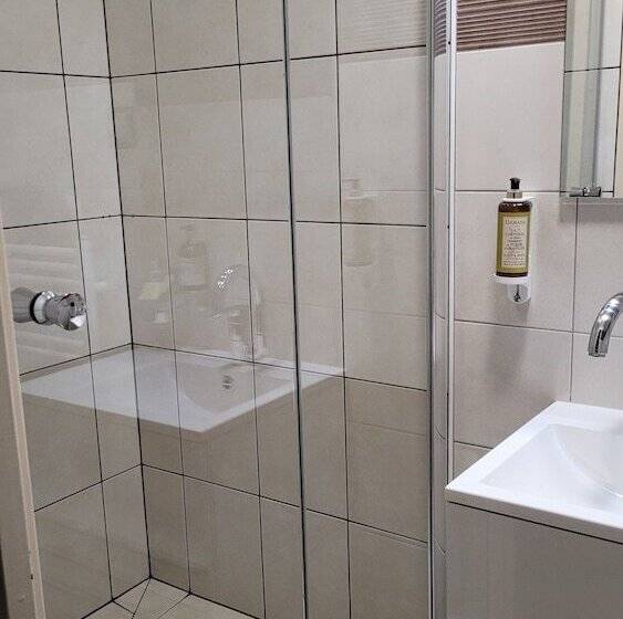 Отель Le Bouton D'or