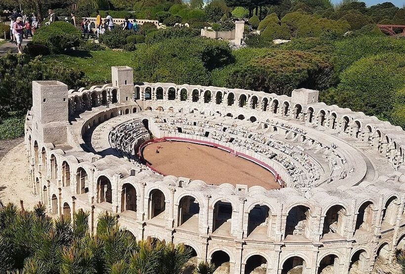 בית מלון כפרי Le President Gare Nimes Pont Du Gard