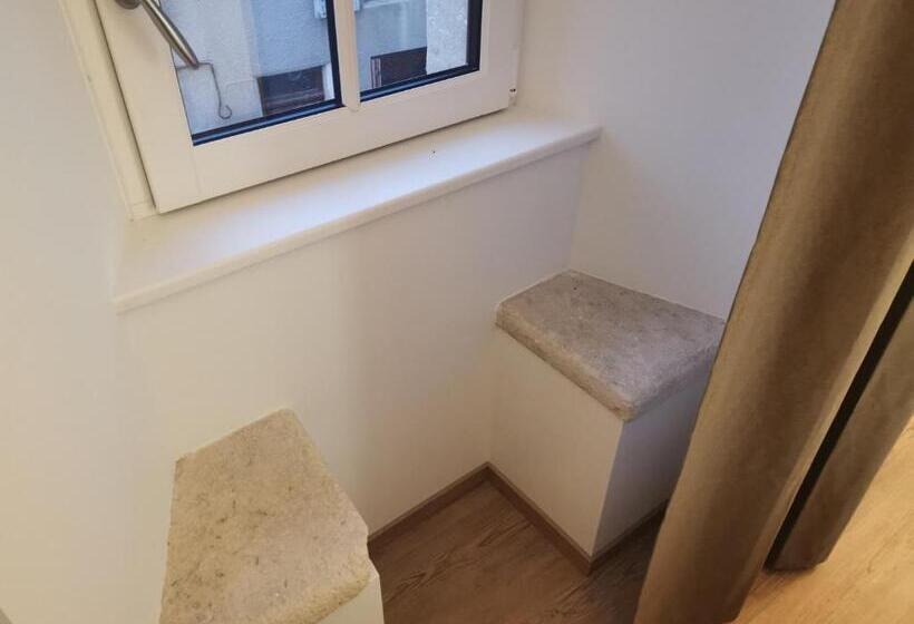 ホテル Logis Le Relais Du Chapeau Rouge