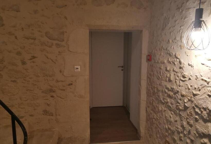 ホテル Logis Le Relais Du Chapeau Rouge