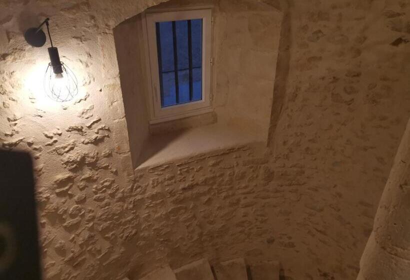 ホテル Logis Le Relais Du Chapeau Rouge