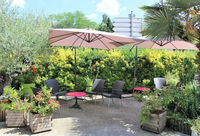 בית מלון כפרי Rest  In Born