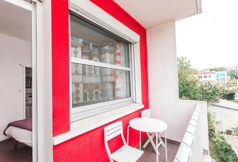 Отель Le Trident Thyrsé