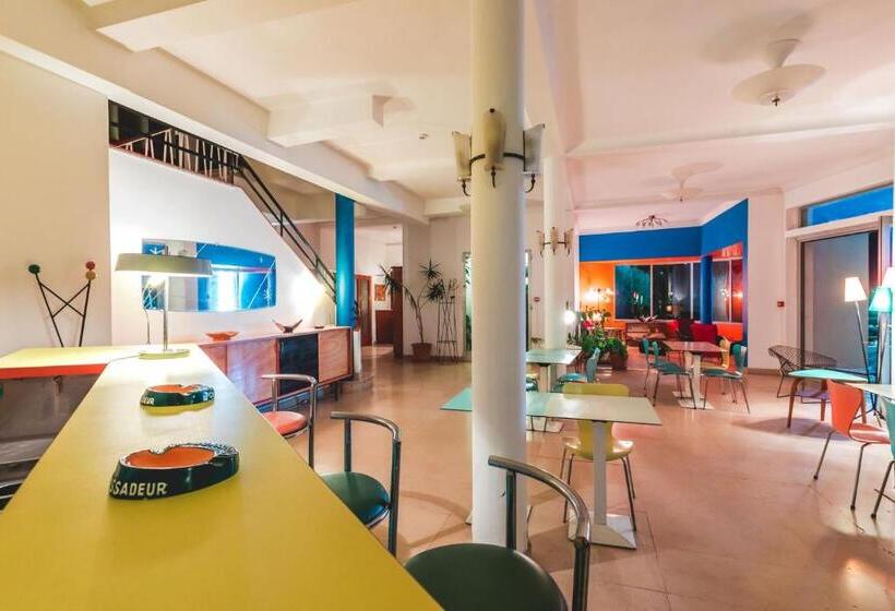 Отель Le Trident Thyrsé