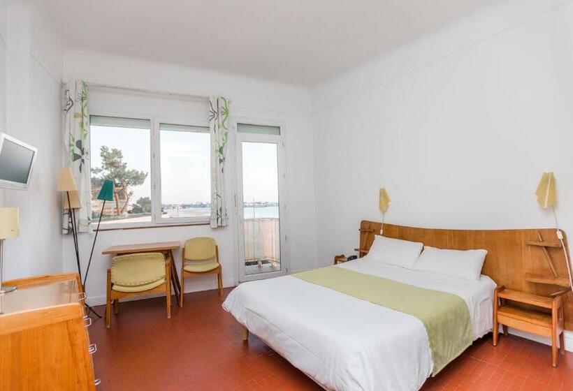 Отель Le Trident Thyrsé