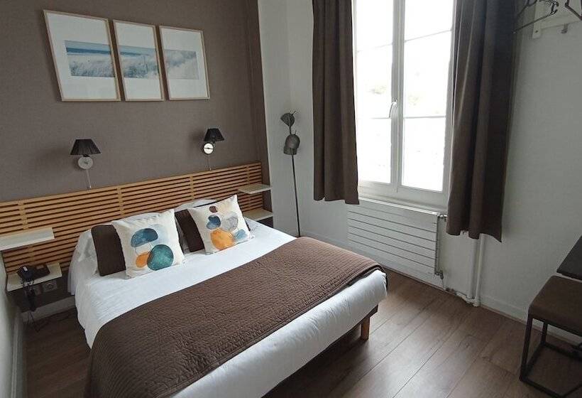 ホテル Les Fregates