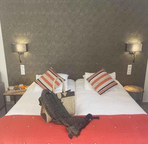 בית מלון כפרי Les Loges Du Luberon