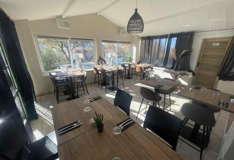 בית מלון כפרי Les Loges Du Luberon