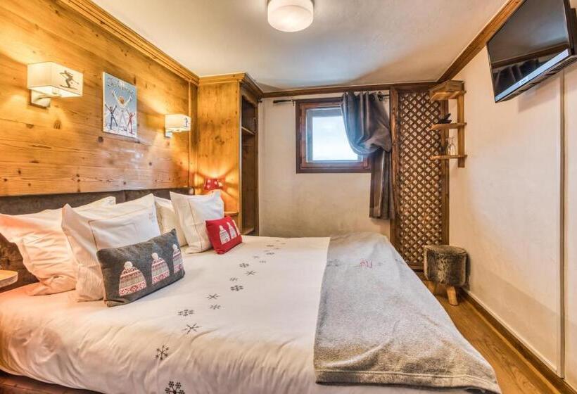 Отель Les Monts Charvin