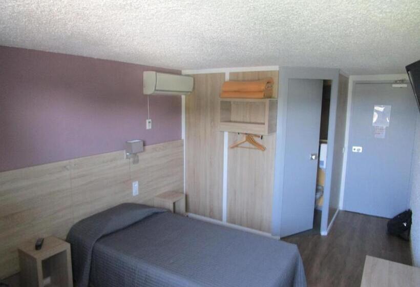 בית מלון כפרי Les Tourrades