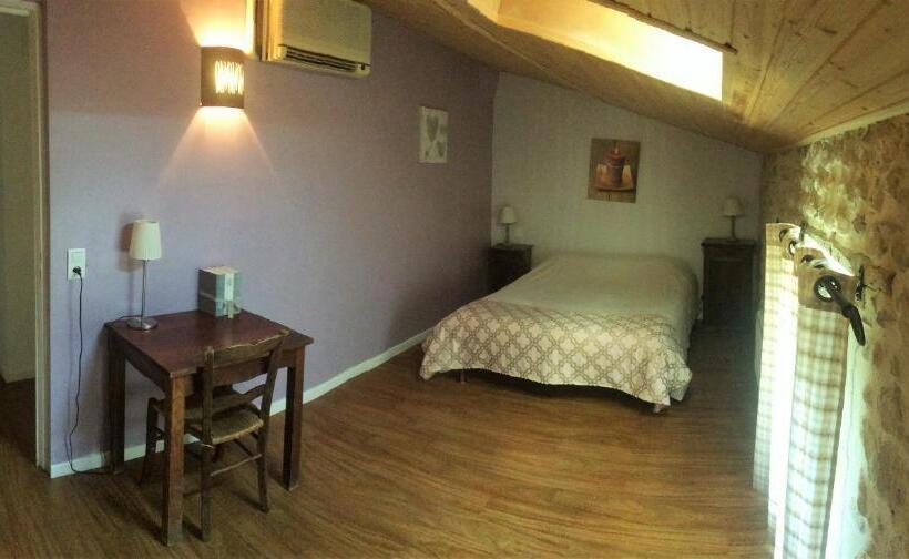 فندق Le Mas De Valaurie