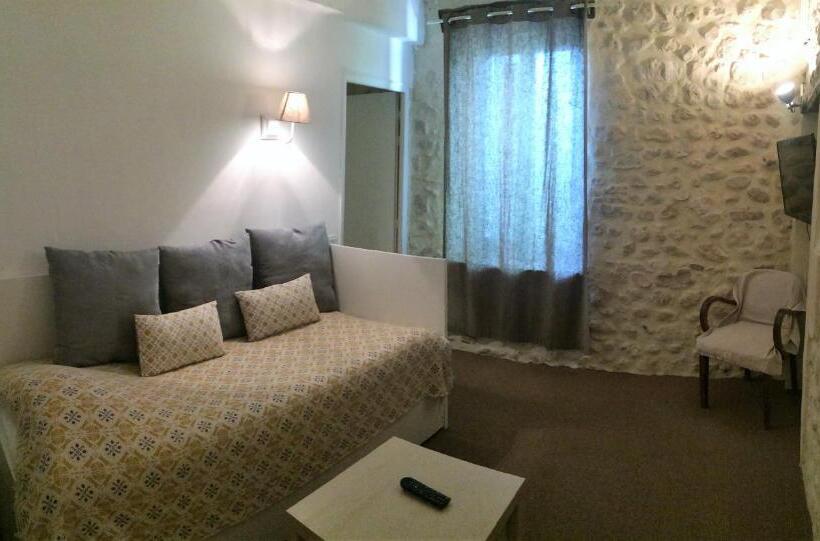 فندق Le Mas De Valaurie