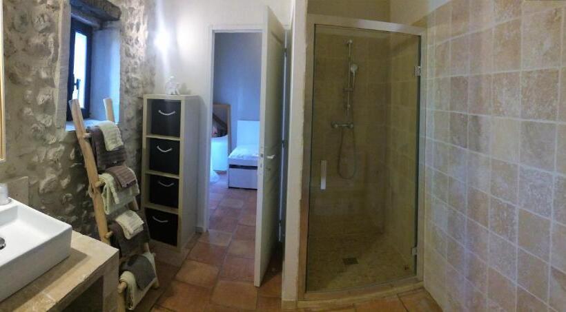 فندق Le Mas De Valaurie