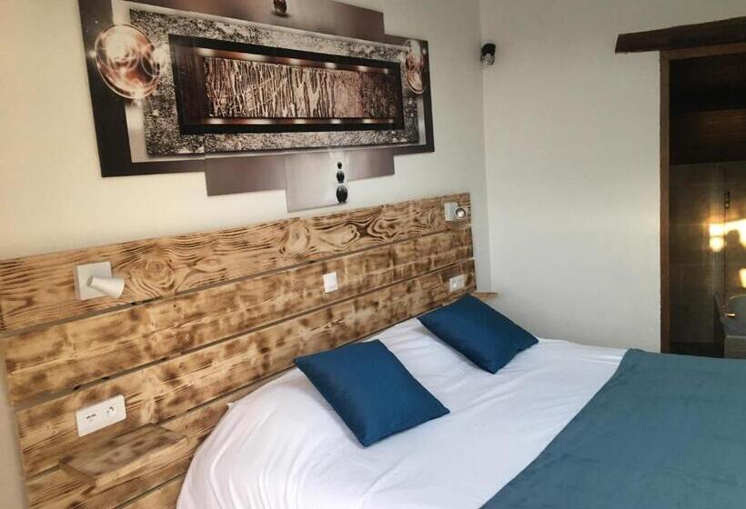 فندق Le Mas De Valaurie