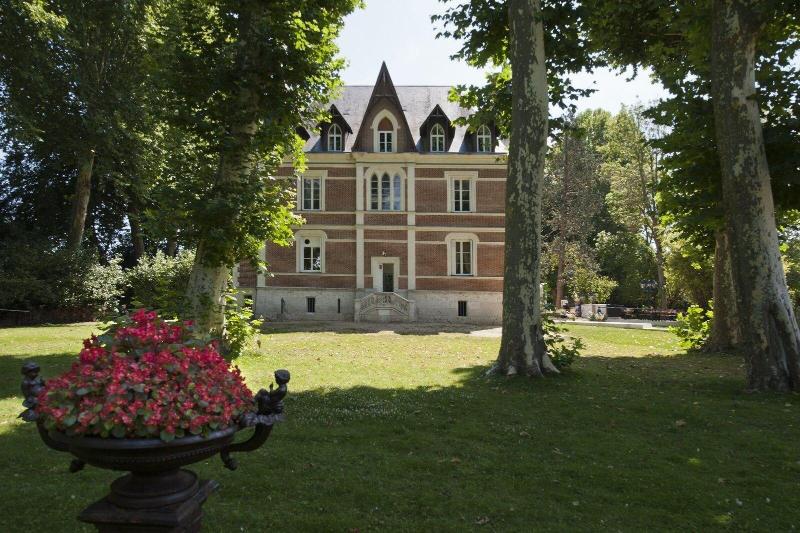 فندق Manoir De Contres