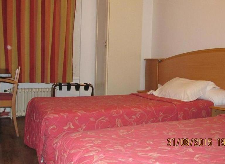 בית מלון כפרי Pictav Hôtel