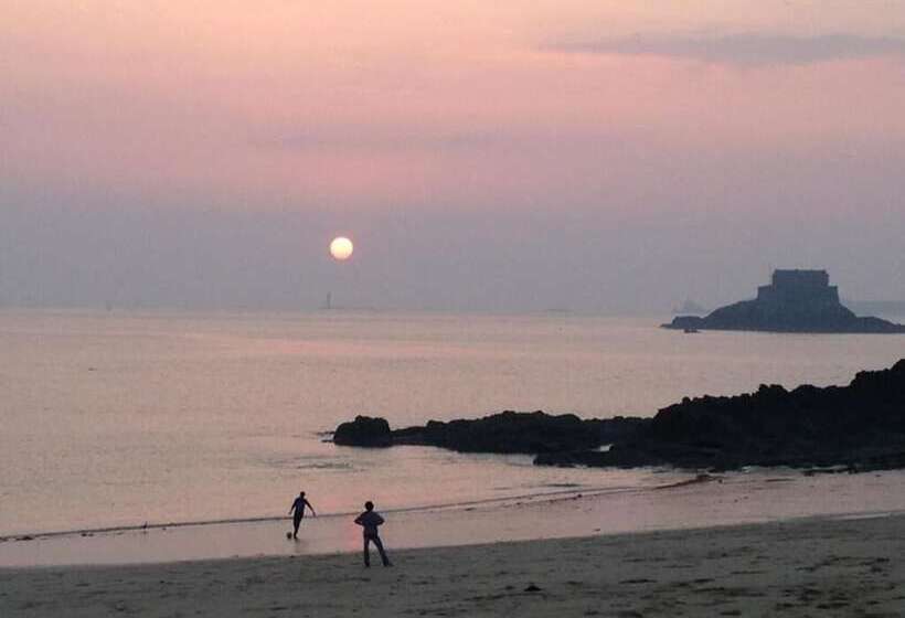 ホテル Quic En Groigne