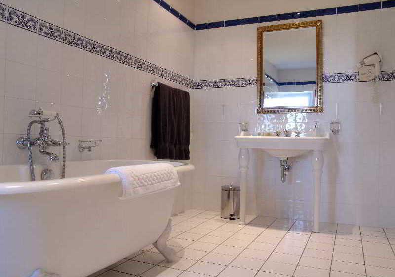 فندق Relais Du Château D Arche, The Originals Relais