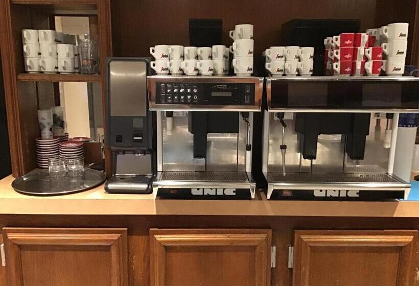 فندق Restaurant Elissaldia