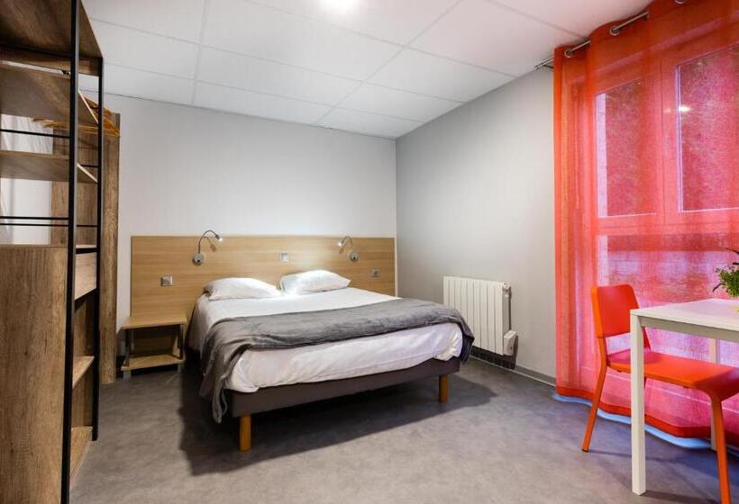 Отель Restaurant Espace Squash 3000